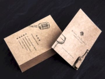 На крафтовой бумаге