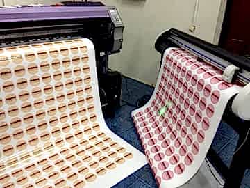 С логотипом